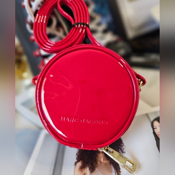 Marc Jacobs Round Red Patent Leather Mini Bag - Picture 4 of 11